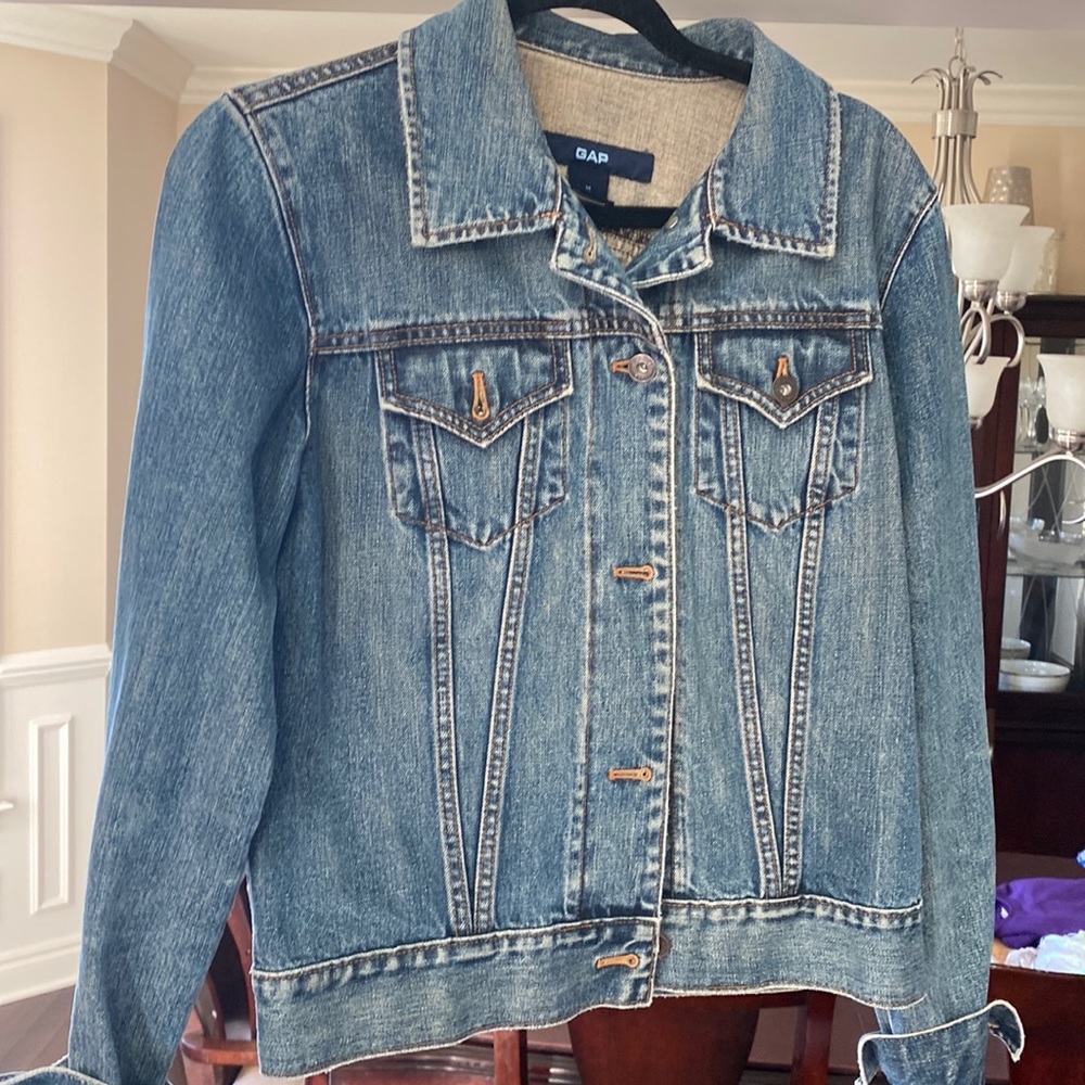Womens medium GAP jean jacket